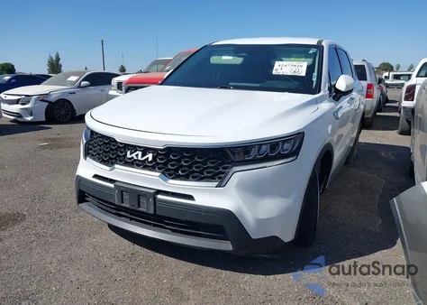 2022 Kia Sorento Lx z USA, uszkodzony, nr VIN 5XYRG4LC4NG111474